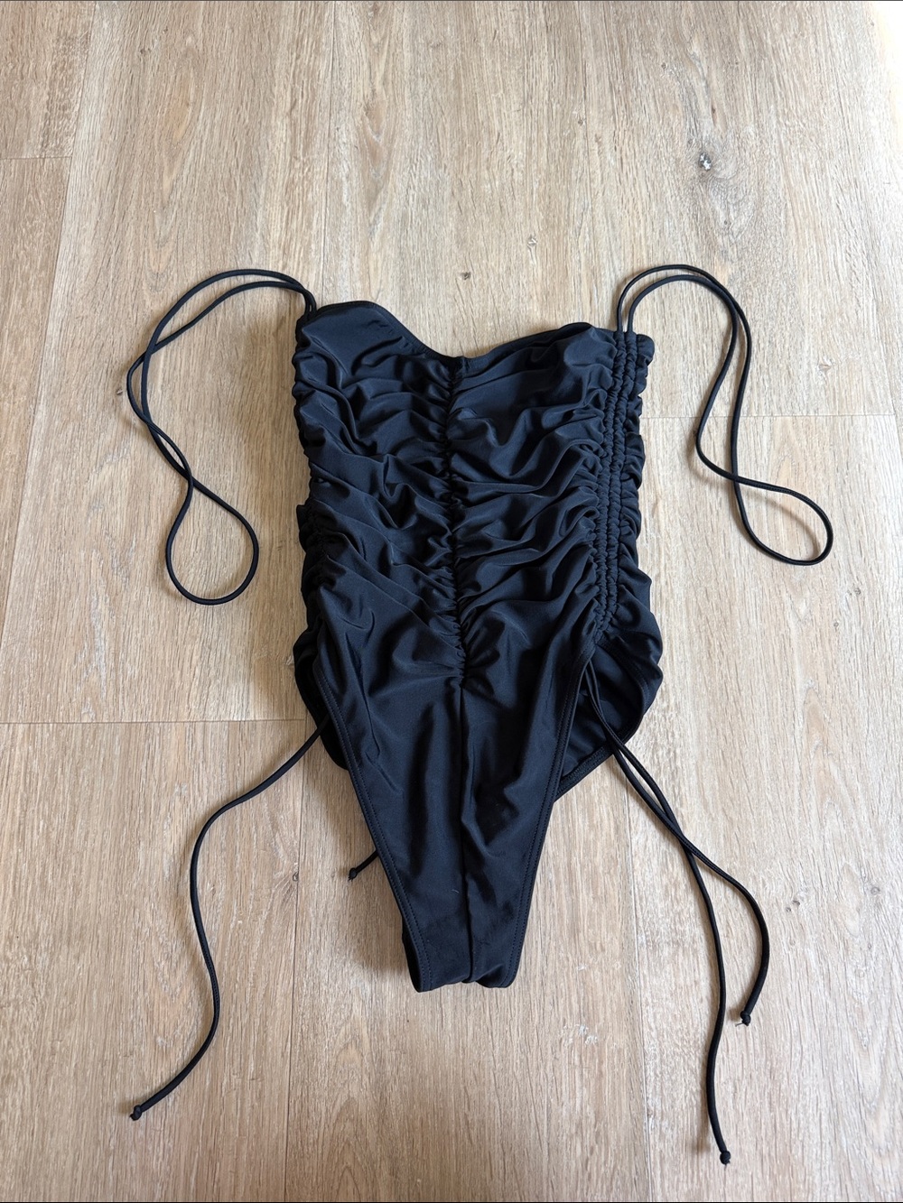 Bananhot Mulan Ruched Black One-Piece Swimsuit M - never worn